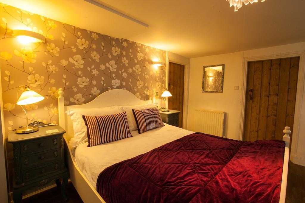 Hollybush Inn Greenhaugh Chambre photo