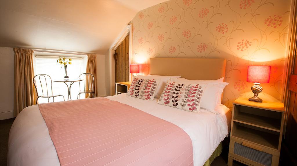 Hollybush Inn Greenhaugh Chambre photo
