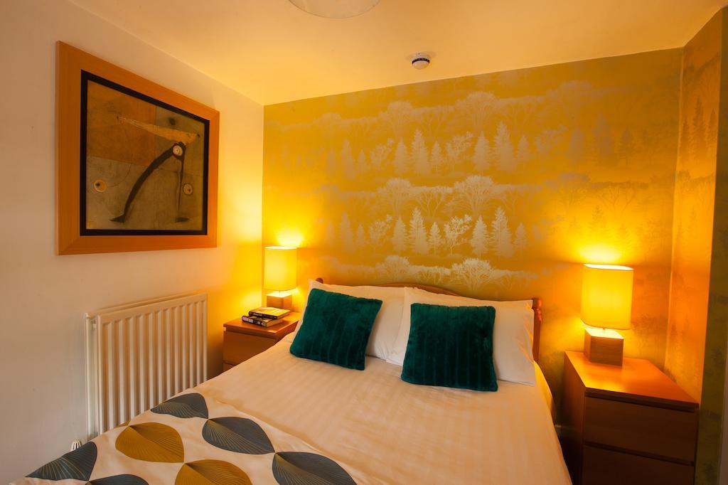 Hollybush Inn Greenhaugh Chambre photo